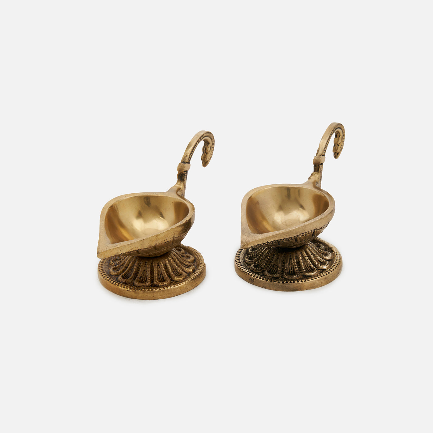 Antique Brass Diya With Handle (Single)