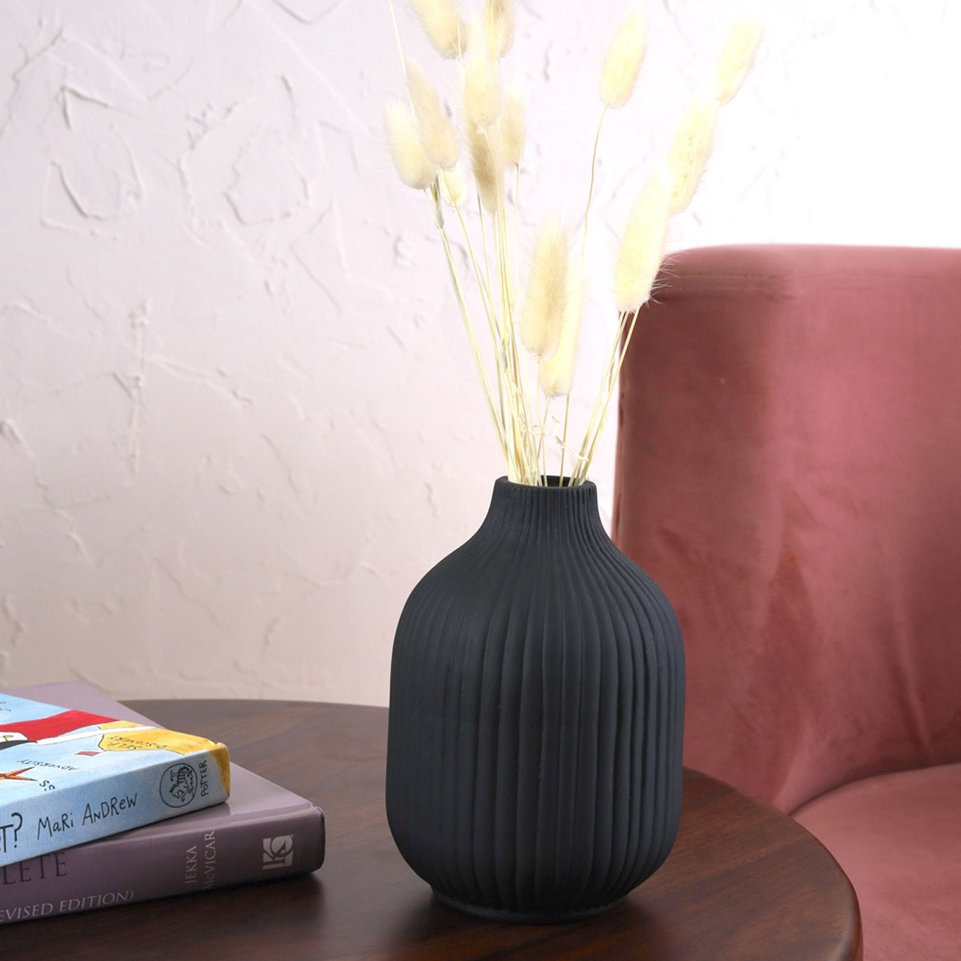 Ivory Vase Medium Black