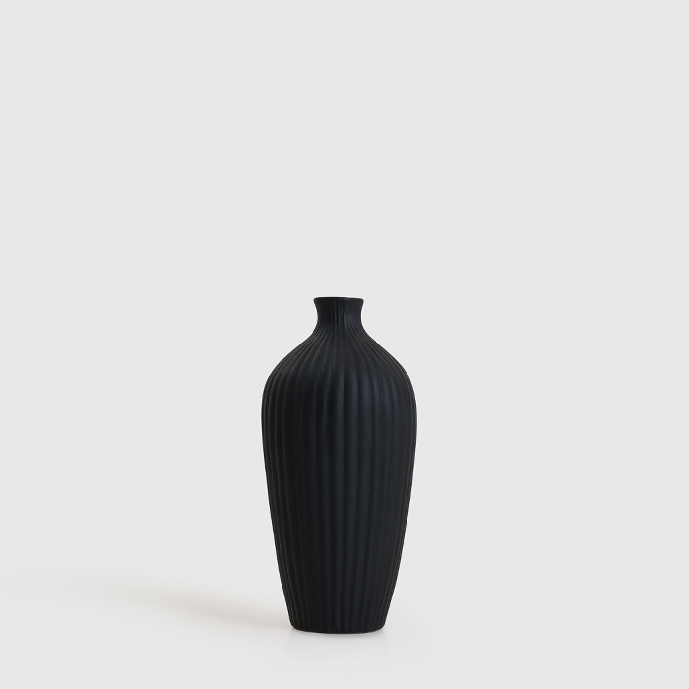 Saroi Vase Black 8 inch