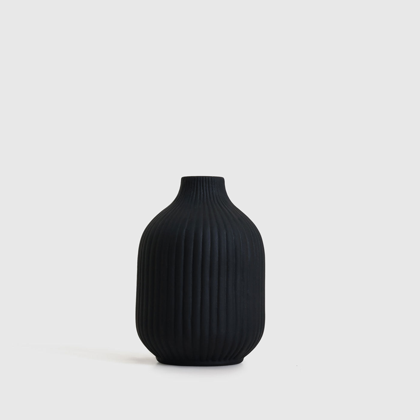 Ivory Vase Medium Black