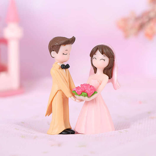 Groom and Bride Doll Wedding Party Cake Topper