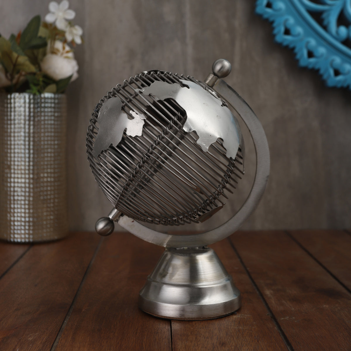 Silver Solidarity Globe Decor Piece for Table Decor Home Decor Office Desk Shelves and Gifts (Black/Small)