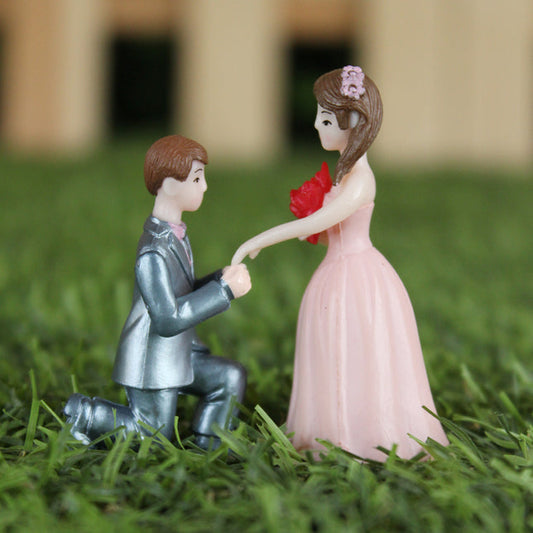 Groom and Bride Doll Wedding Party Cake Topper