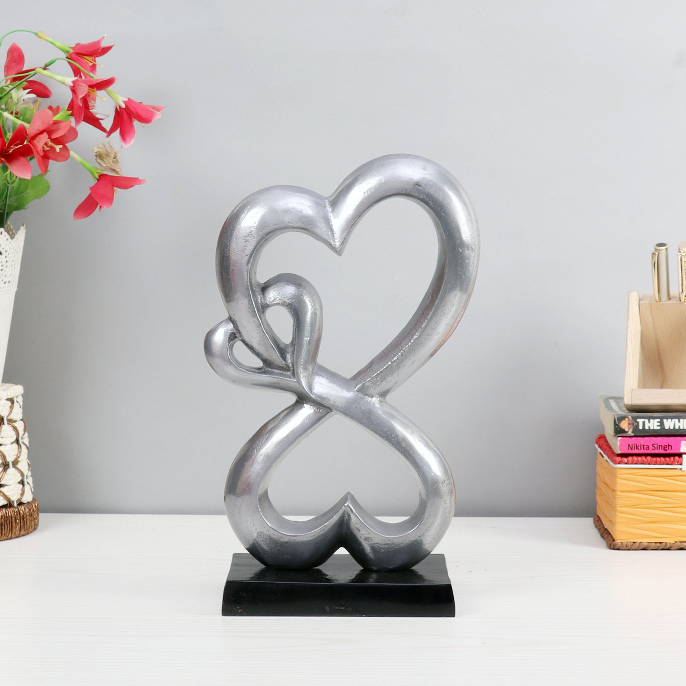 DecorTwist Brings Silver Family Heart Sculpture showpiece